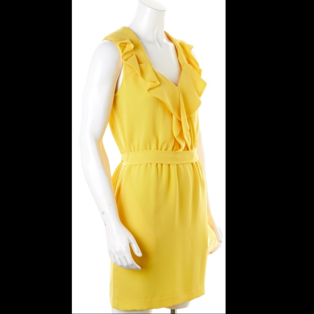 Beautiful yellow dress 👗 - Picture 3 of 8